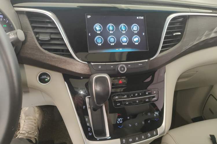 Used Buick GL8 2017 28T Avenir Avia National Emission Standard V