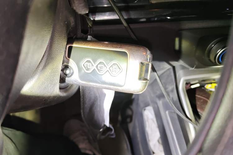 Used Wuling Alvez 2022 1.5L Manual Free-Style Model