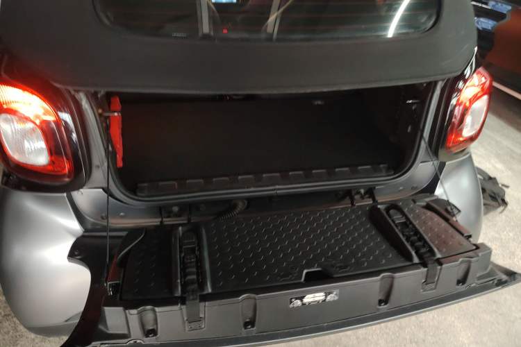 Used smart fortwo 2016 0.9T 66 kW Convertible Pioneer Edition
