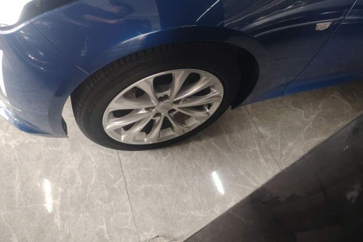 Used Cadillac CT5 2021 28T Luxury Model Left Front Wheel Hub