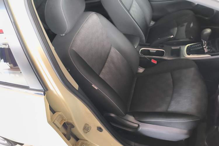 Used Nissan Tiida 2016 1.6L CVT Cool Dynamic Edition