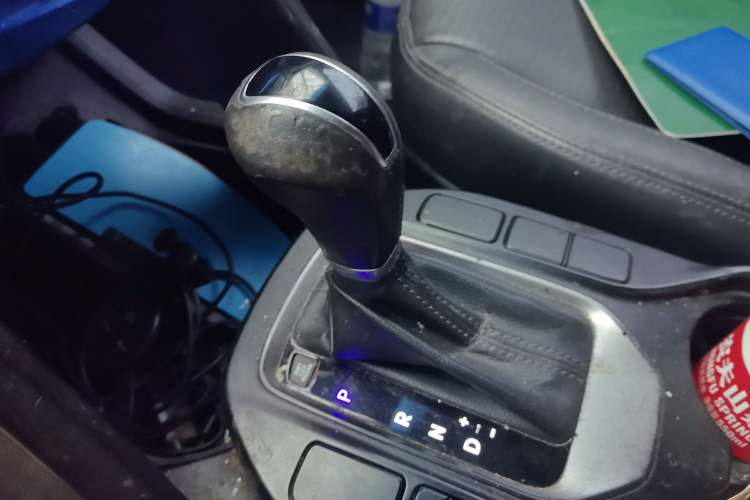 Used Hyundai Santa Fe 2013 Revised Version 2.4L Automatic All-Wheel Drive Smart Type Gear Lever