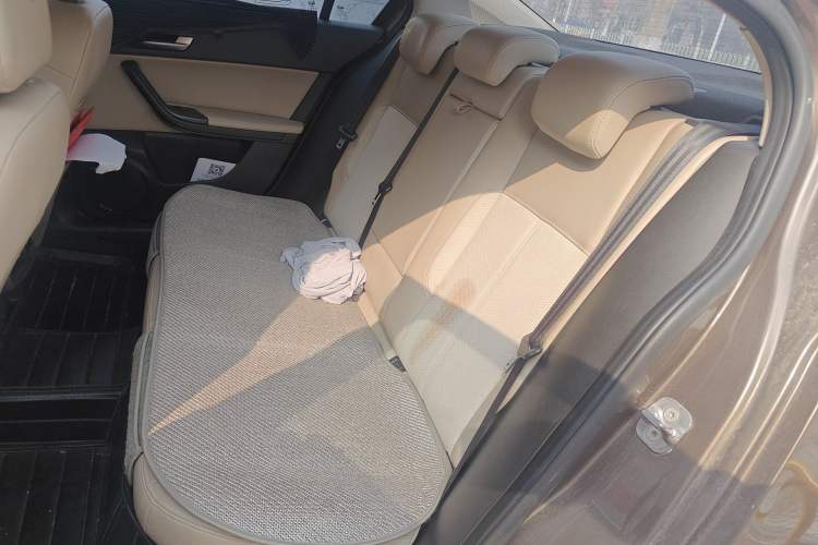 Used Qoros 3 2014 Sedan 1.6L Manual Zhiyue Model
