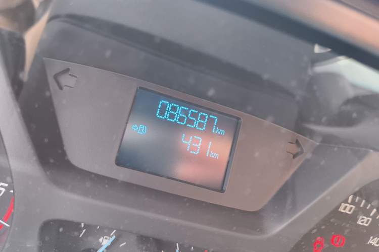 Used Ford Transit 2017 2.0T Diesel Multi-Purpose Commercial Vehicle Short Wheelbase Low Roof China V Standard