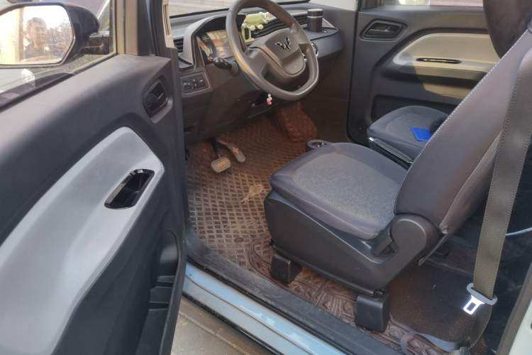 Used Wuling Hongguang MINIEV 2022 Zizai Version Lithium Iron Phosphate Driver Seat