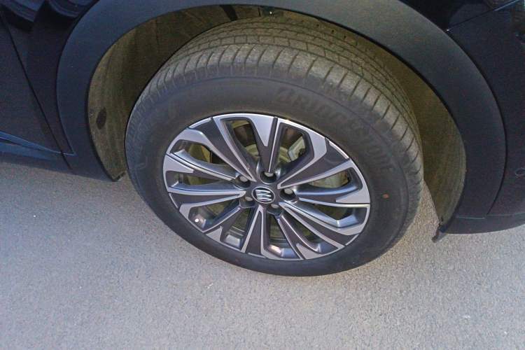 Used Buick Envision 2025 Encore Plus 28T Two-Wheel-Drive Platinum Edition