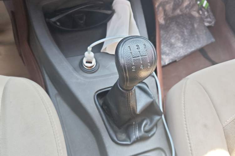 Used Wuling Hongguang 2014 1.5L S Standard Version Gear Lever