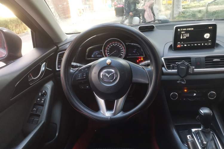 Used Mazda Mazda 3 Axela 2016 Sedan 1.5L Automatic Luxury Model
