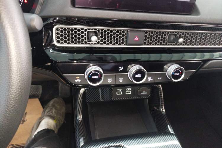 Used Honda Civic 2023 2.0L eHEV Pioneer Edition