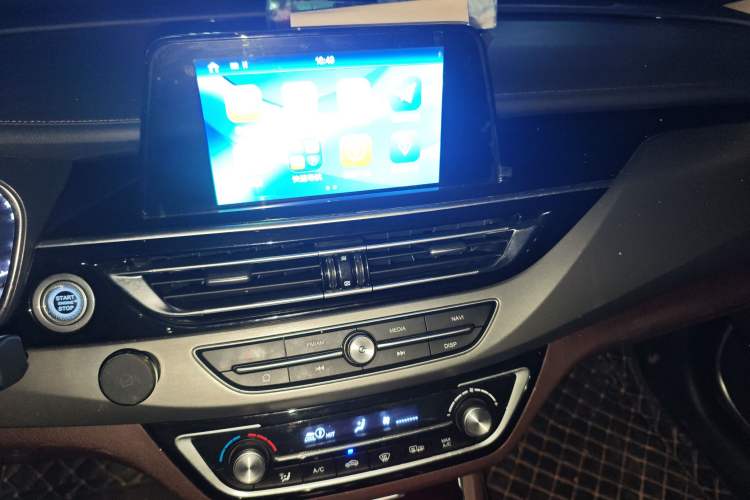 Used CHANGAN Raeton CC 2018 1.5T Automatic Elegant Starry Edition China V Standard
