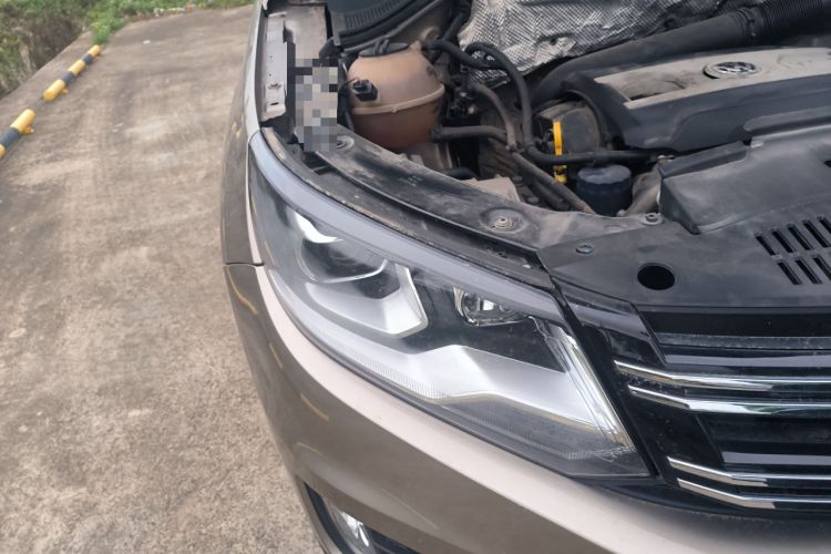 Used Volkswagen Tiguan 2015 1.8TSI Automatic Two-Wheel Drive Comfort Edition Right Front Headlight