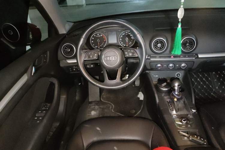 Used Audi A3 2020 Restyled Sportback 35 TFSI Entry-Level China VI Emission Standard Steering Wheel