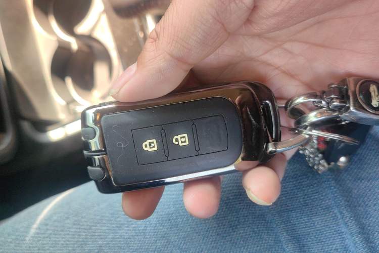 Used Mitsubishi Outlander 2019 2.4L 4x4 Zhi Xiang Edition 7 Seats China V Emission Standard