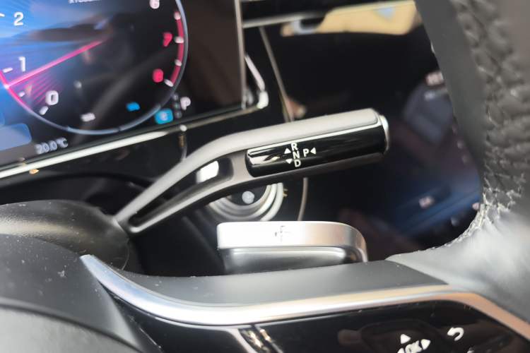 Used Mercedes-Benz E-Class 2024 E 300 L Luxury Model Gear Lever