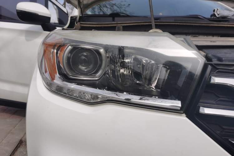 Used GAC Trumpchi GS4 2016 235T G-DCT Elite Edition Right Front Headlight