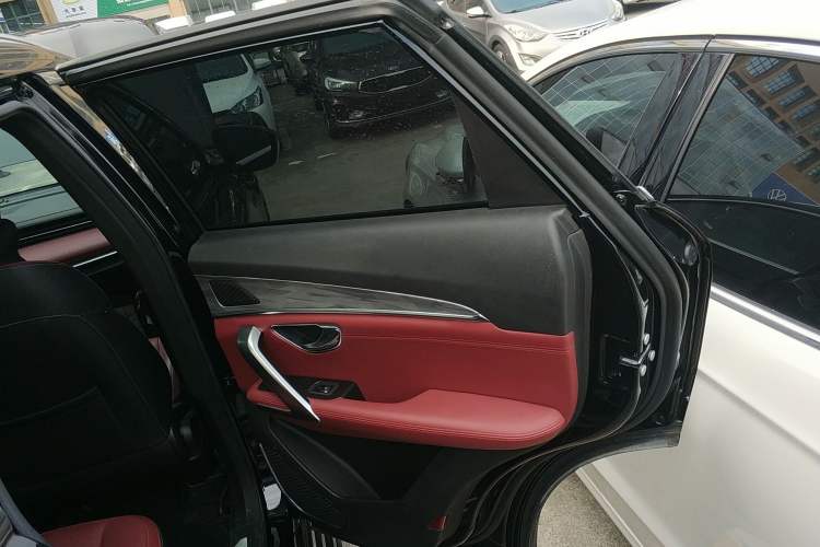 Used JETOUR X70 PLUS 2023 1.6T DCT Stronger 7-Seater