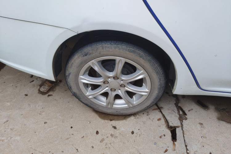 Used Geely Auto Diamond 2015 Sedan 1.5L Manual SuperDeluxe Model
