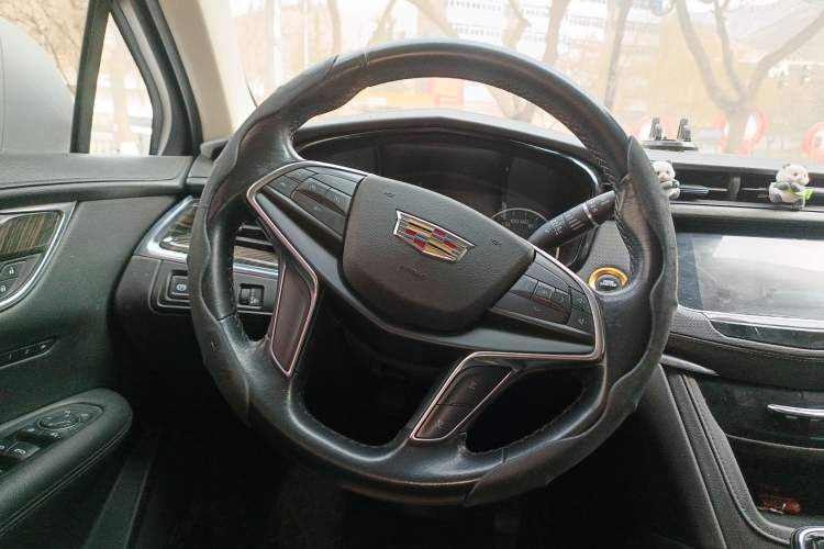 Used Cadillac XT5 2018 25T Luxury Model
