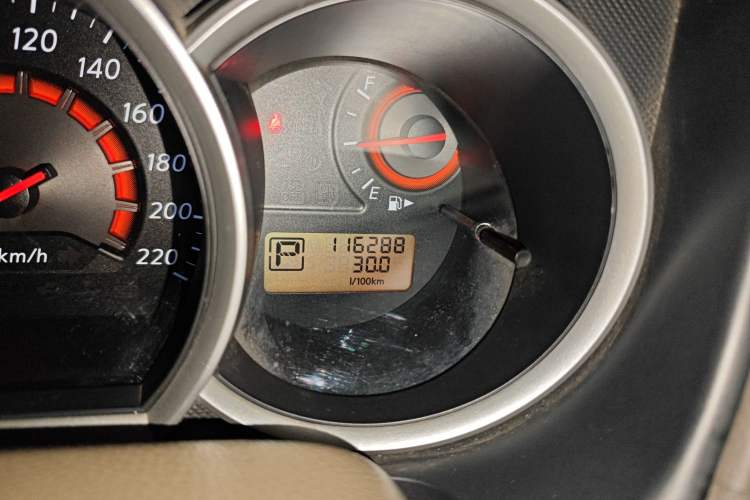 Used Nissan Sylphy 2009 1.6XE Automatic Comfort Edition Odometer Close Up