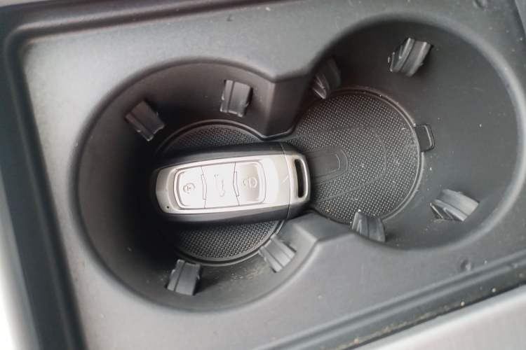 Used Geely Auto Emgrand X7 Sport 2016 1.8TD Automatic Smart Connectivity Version Interior 1