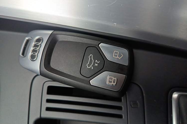 Used Audi A4L 2020 40 TFSI Luxury Dynamic Model Interior 1