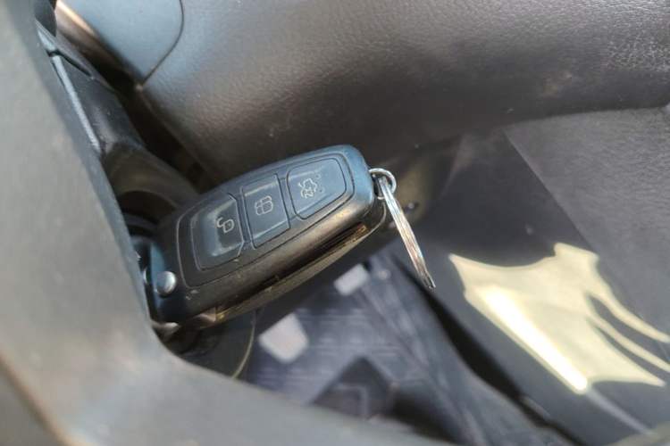 Used Ford Focus 2012 Sedan 1.6L Manual Fashion Edition Vehicle Key