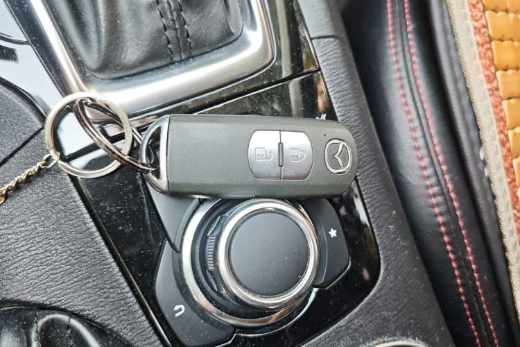 Used Mazda 3 Axela 2016 Hatchback 1.5L Automatic Luxury Model