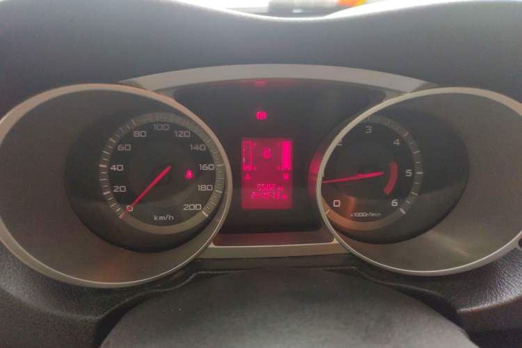 Used Land X8 2014 Explorer Edition 2.5T Diesel 4x4 Ultra-Luxury Model