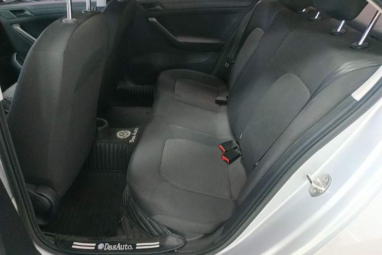 Used Volkswagen Jetta 2017 1.5L Automatic Fashion Model