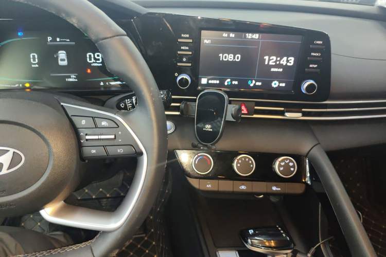 Used Hyundai Elantra 2023 1.5L CVT GLX Elite Edition Audio And AC Panel