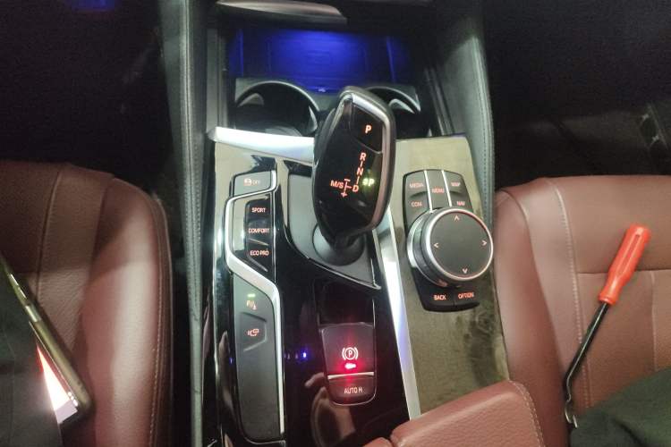 Used BMW 5 Series 2019 Restyled 530Li Luxury Edition M Sport Package Gear Lever