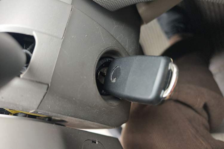 Used Chevrolet Sail 2013 Sedan 1.4L Manual - Youyi Happiness Edition Vehicle Key