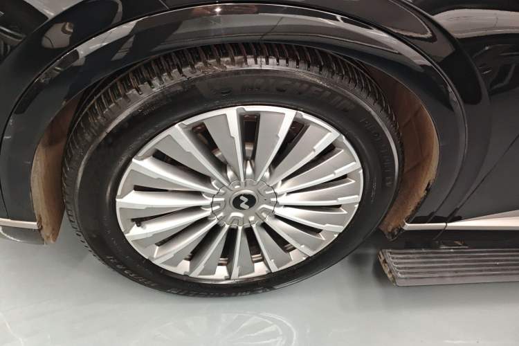 Used ONVO Luxeed L90 2025 Model—Max Six-Seater Version Left Front Wheel Hub