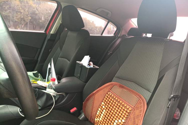 Used Mazda 3 Axela 2014 Sedan 1.5L Automatic Comfort Model