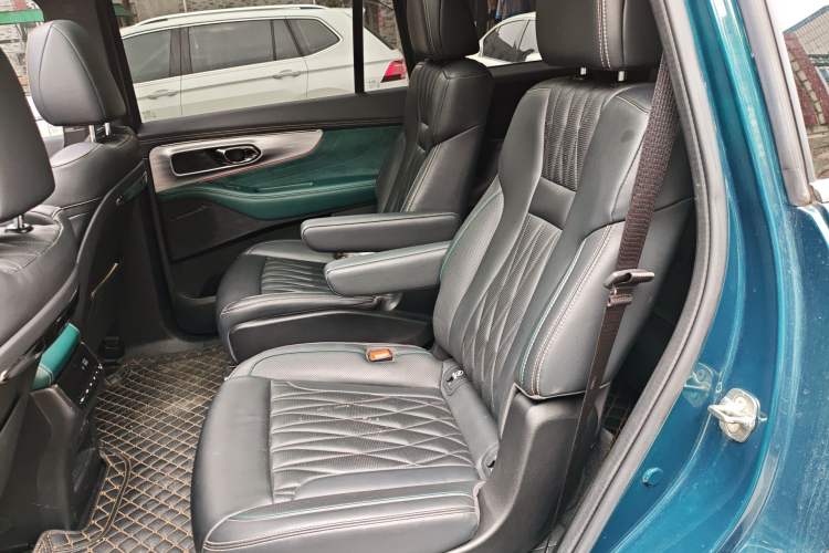 Used GAC Trumpchi GS8 2022 Double-Energy Series 2.0TM Two-Wheel Drive Prestige Edition (6 Seats)
