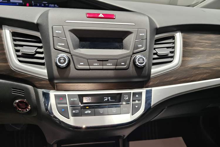 Used Honda Jade 2017 1.8L automatic Comfort version 5 seats
