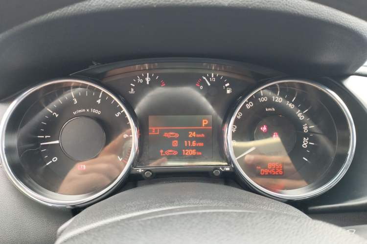 Used Peugeot 3008 2015 2.0L Automatic Classic Edition
