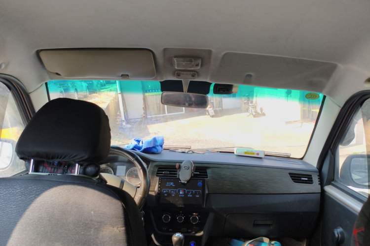 Used Jinbei Hiace X30 2020 1.5L Super-Comfortable Version China VI Standard SWC15M
