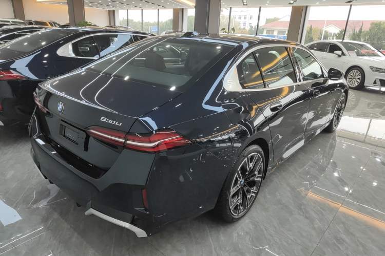 Used BMW 5 Series 2025 530Li Luxury Edition M Sport Package