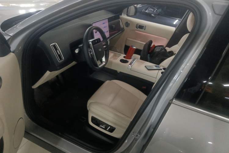 Used Li Auto L8 2025 Ultra Smart Refreshed Edition
