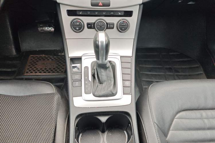 Used Volkswagen Magotan 2013 1.8TSI Luxury Model
