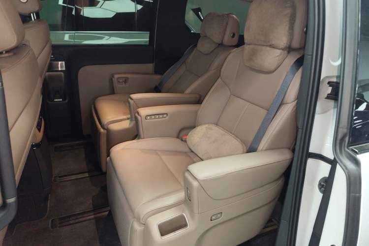 Used Li Auto MEGA 2025 Home Family Special Edition