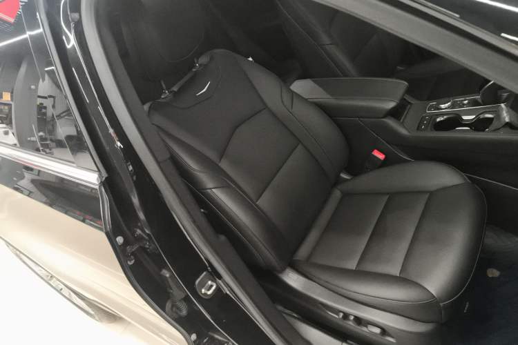 Used Cadillac XT4 2021 28T Two-Wheel Drive Luxury Version
