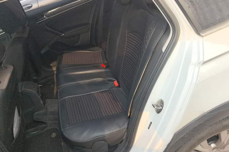 Used Volkswagen C-TREK 2018 230TSI DSG Comfort Model Left Rear Seat