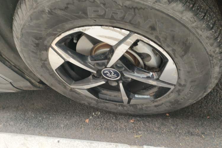 Used BYD Yuan UP 2024 401KM Leading Edition Right Front Wheel Hub