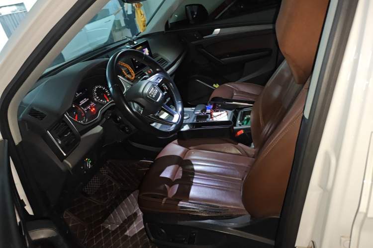 Used Audi Q5L 2018 40 TFSI Prestige Edition China VI Emission Standard Left Front Seat