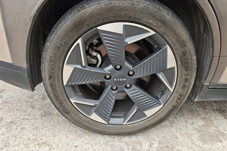 Used AION Y 2022 70 Enjoyment Edition Lithium Iron Phosphate Exterior 5