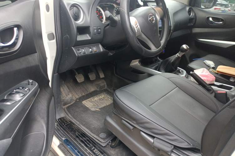 Used Nissan Terra 2018 2.5L Manual Two-Wheel Drive Elite Edition
