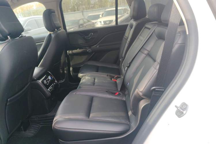 Used Lincoln Aviator 2022 3.0T V6 Two-Wheel Drive Zunyue Edition Left Rear Seat