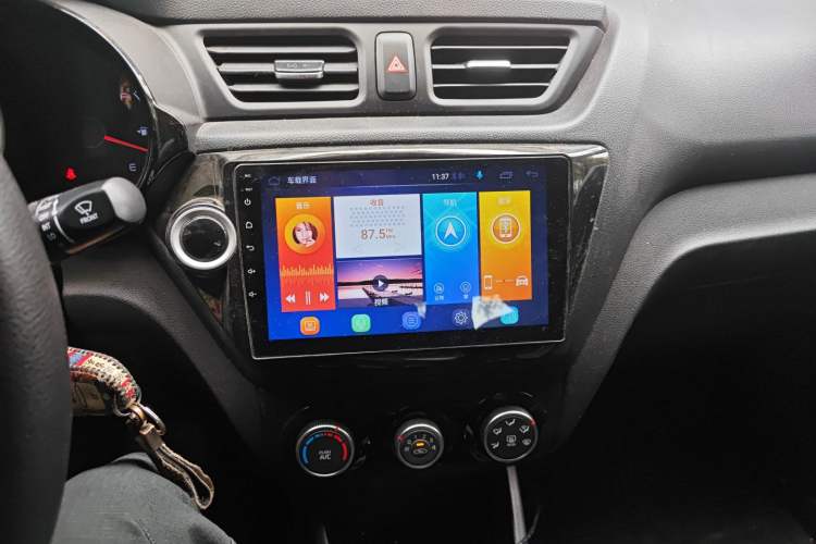 Used Kia K2 2015 Sedan 1.4L MT GLS Audio And AC Panel